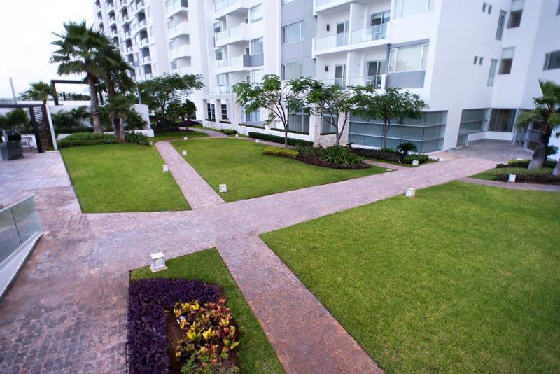 Malecon Rentals Cancun Exterior photo